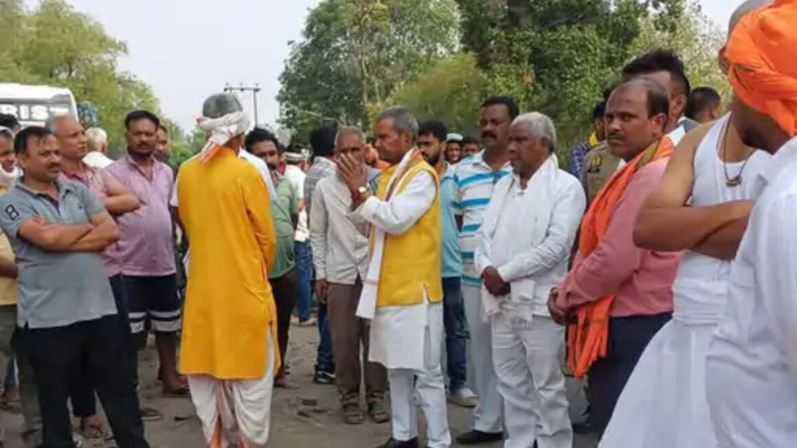 गोंडा में कार और ट्रैक्टर की टक्कर: बेटे की शादी से लौट रहे पिता की इलाज के दौरान मौत, परिवार में मचा कोहराम