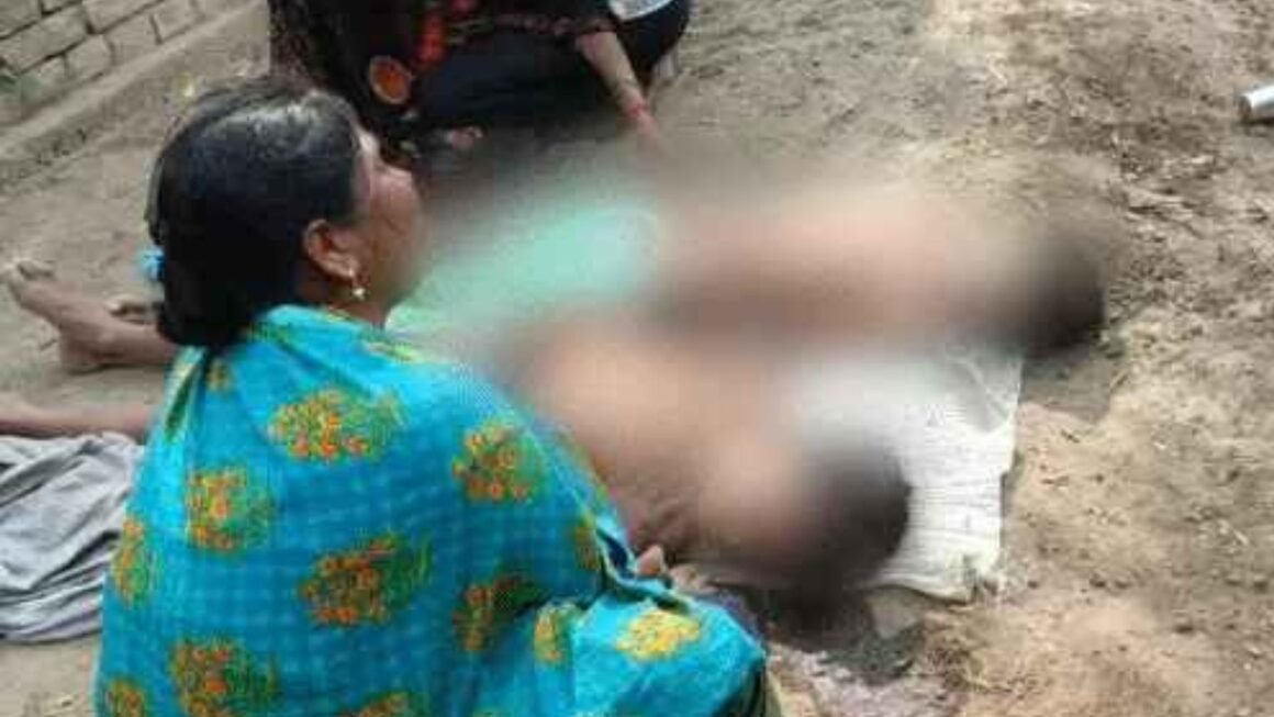 पानी भरे गड्ढे में डूबने से तीन बच्चों की मौत:नहाते समय हुआ हादसा, घर से 200 मीटर दूर गए थे