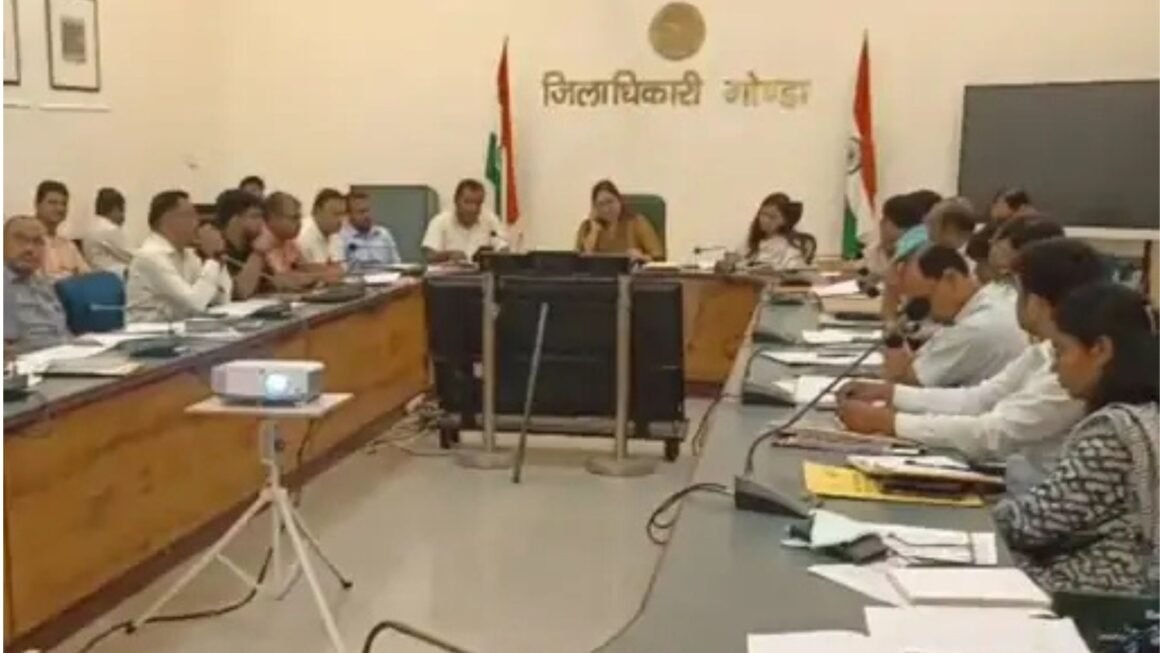 गोंडा में प्रशासनिक फेरबदल: 101 अधिकारियों और कर्मचारियों का तबादला, पारदर्शी शासन की दिशा में बड़ा कदम