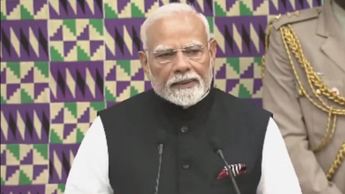 PM मोदी ने घाना की संसद को किया संबोधित: कहा – भारत सबके भले की बात करता है, लोकतंत्र ही विश्व की शक्ति का आधार