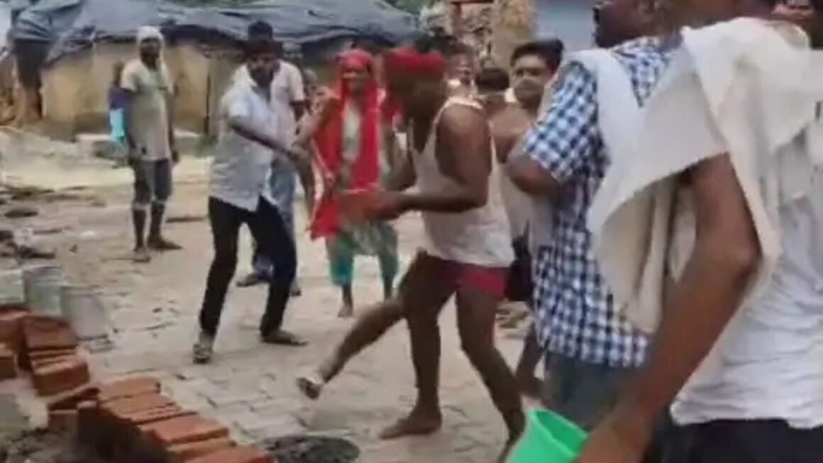 गोंडा में खिड़की लगाने पर बवाल: पथराव के वीडियो वायरल, 21 लोगों पर गंभीर धाराओं में केस दर्ज