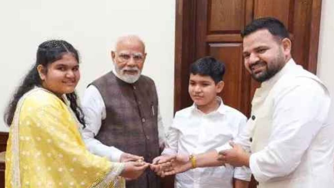 PM मोदी ने सांसद करण भूषण सिंह से मुलाकात कर पूछा बृजभूषण सिंह का हाल, बेटे अमर्थ से बोले- ‘अपने बाबा को मेरा प्रणाम कहना’