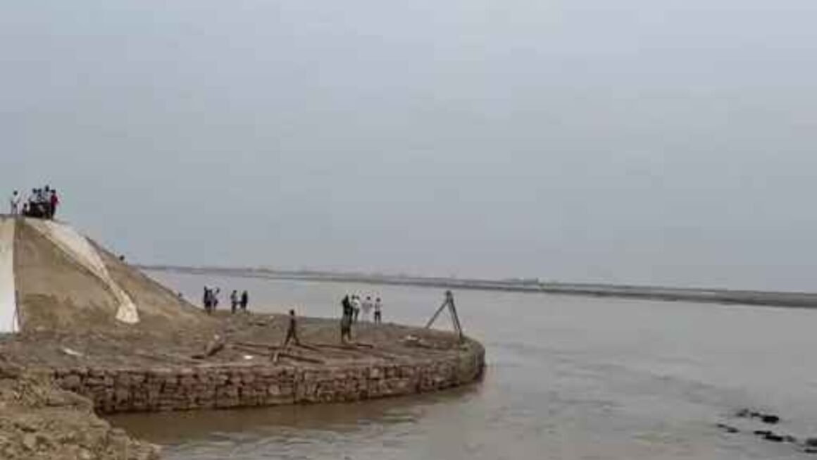 गोंडा में घाघरा नदी का जलस्तर घटा, खतरे के निशान से केवल 2 सेंटीमीटर ऊपर