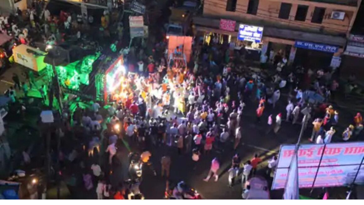 गोंडा में गणेश मूर्ति विसर्जन का ड्रोन VIDEO: पुलिस ने संभाली कमान, देर रात तक रही निगरानी