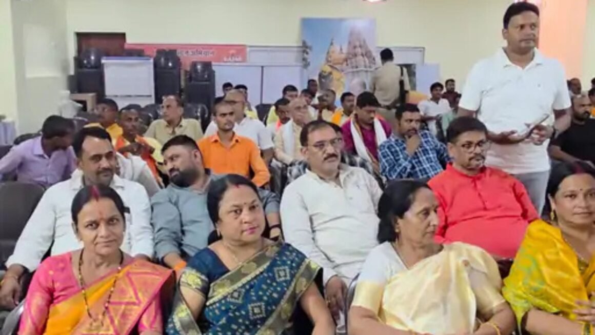 गोंडा दौरे में मंत्री रजनी तिवारी का बयान: नेपाल के GEN-Z से भारत के युवाओं की तुलना करना अनुचित