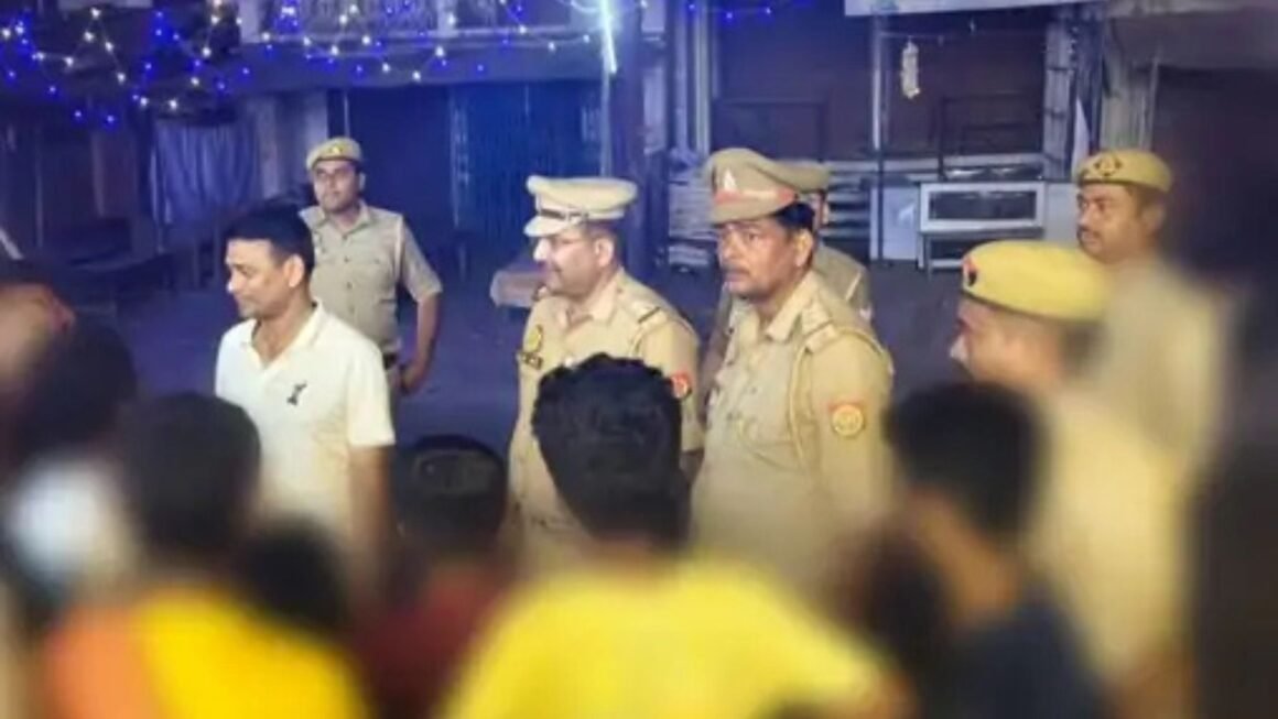 गोंडा में शारदीय नवरात्रि: रात्रि गश्त तेज, एसपी-एएसपी ने लिया सुरक्षा व्यवस्था का जायजा