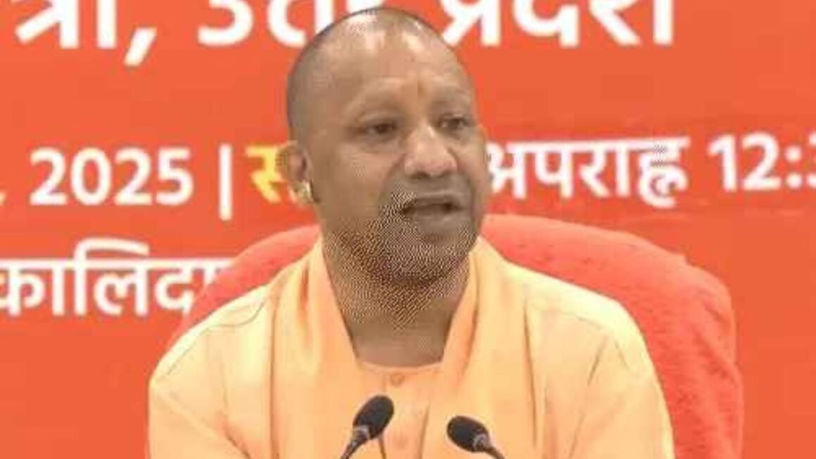 सीएम योगी बोले- यूपी में अब 21 एयरपोर्ट, बीमारू राज्य से निकलकर देश का ग्रोथ इंजन बना प्रदेश