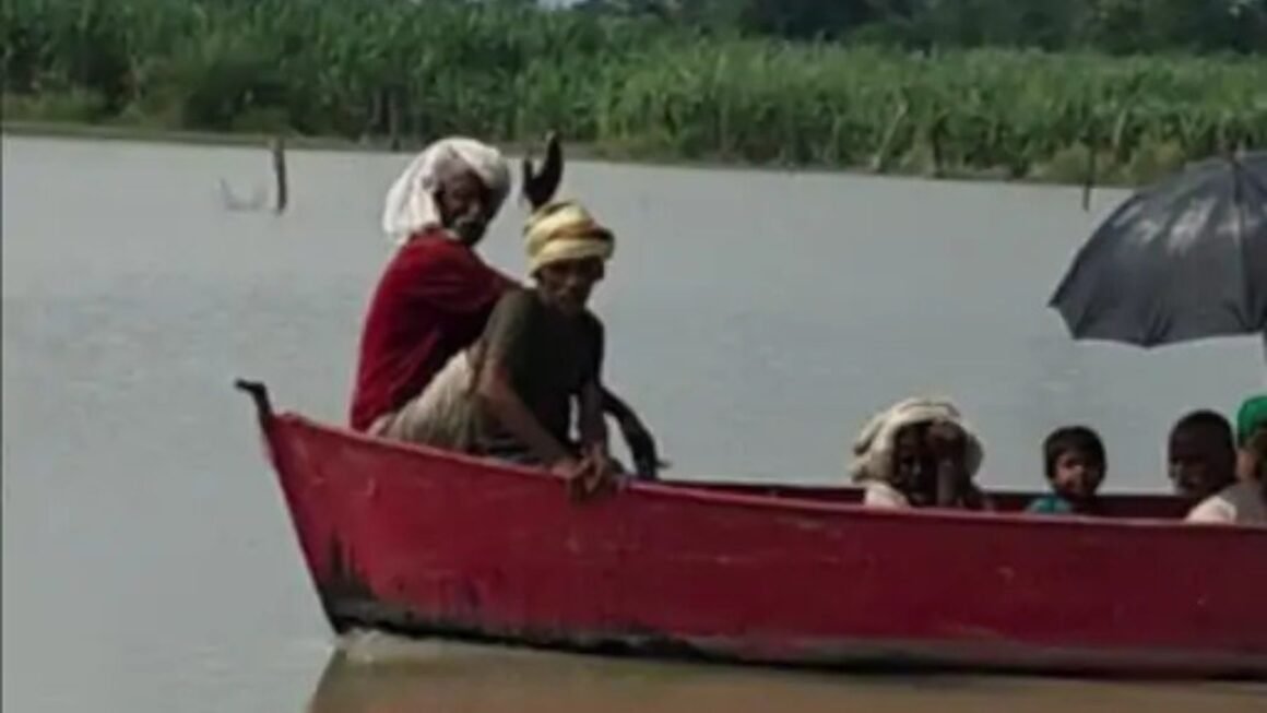 गोंडा में बाढ़ से 10 हजार लोग प्रभावित: घाघरा का जलस्तर खतरे से ऊपर, कई गांवों में चारों तरफ पानी