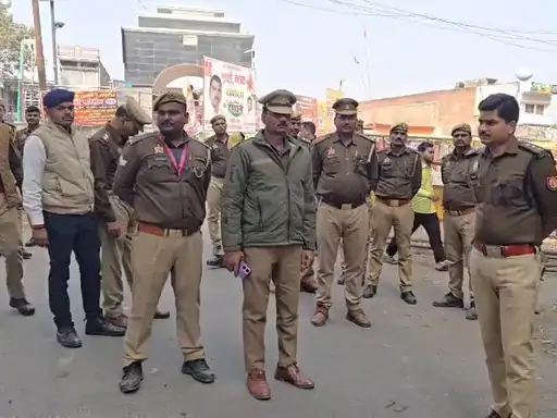 अयोध्या में धर्म ध्वजारोहण आज: गोंडा-अयोध्या बॉर्डर पर सुरक्षा कड़ी, बिना पास किसी को एंट्री नहीं
