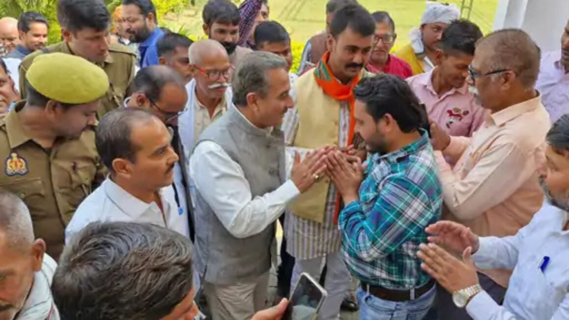 विदेश राज्यमंत्री कीर्तिवर्धन सिंह का केजरीवाल पर वार: बोले– स्वार्थ की राजनीति से देश कमजोर, राहुल जहां जाते हैं चुनाव हारते हैं