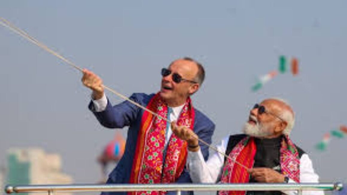 साबरमती के तट पर PM मोदी ने उड़ाई उदयपुर की ‘ट्रेन काइट’: जर्मन चांसलर भी रह गए दंग; पतंग से दिया ‘ऑपरेशन सिंदूर’ और नारी शक्ति का संदेश