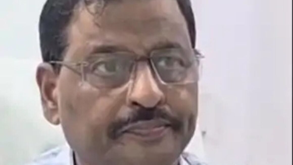 7 खंभों पर बिछी फर्जी बिजली लाइन का खुलासा! गोंडा में 3 लाइनमैन बर्खास्त, SDO को चार्जशीट