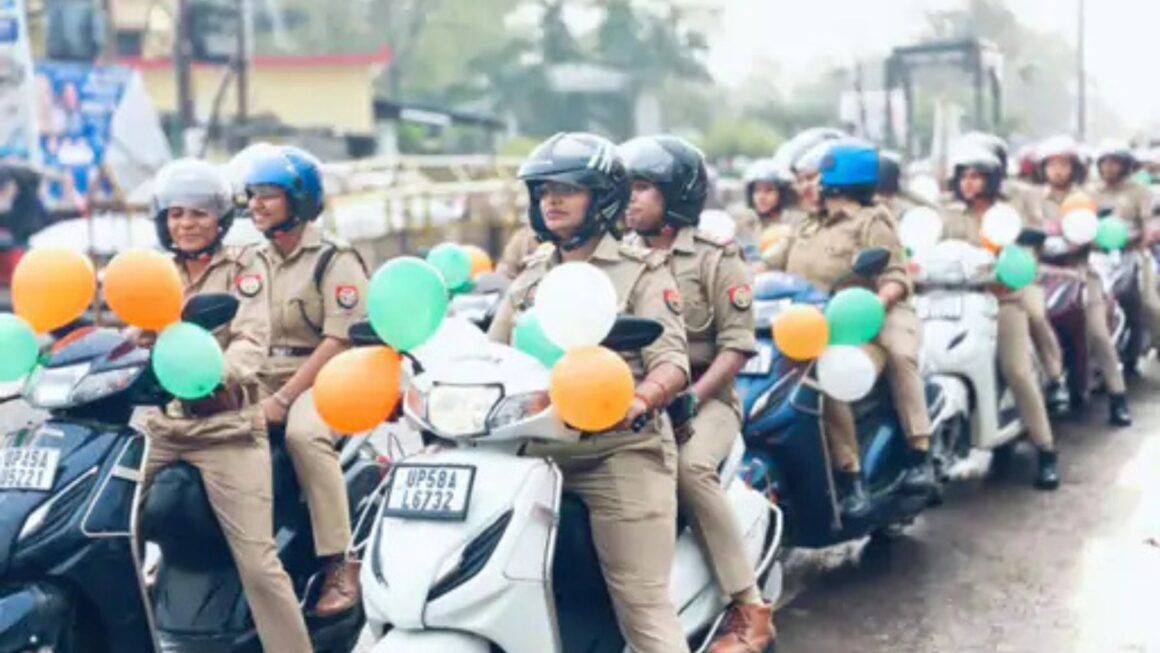 गोंडा में महिला पुलिस की दमदार एंट्री! सीओ खुद स्कूटी पर उतरीं, शहरभर में निकली सुरक्षा की जागरूकता रैली