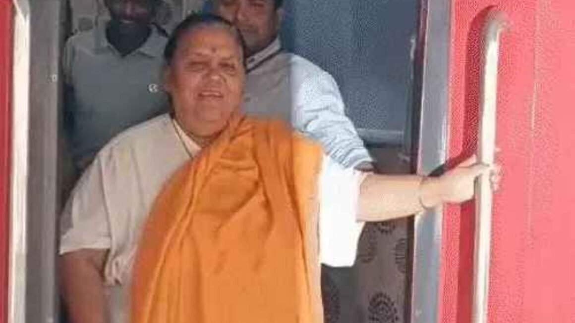 चलती ट्रेन रोकी गई! Uma Bharti के लिए झांसी में पंजाब मेल पर चेन पुलिंग—रेलवे और पूर्व CM आमने-सामने
