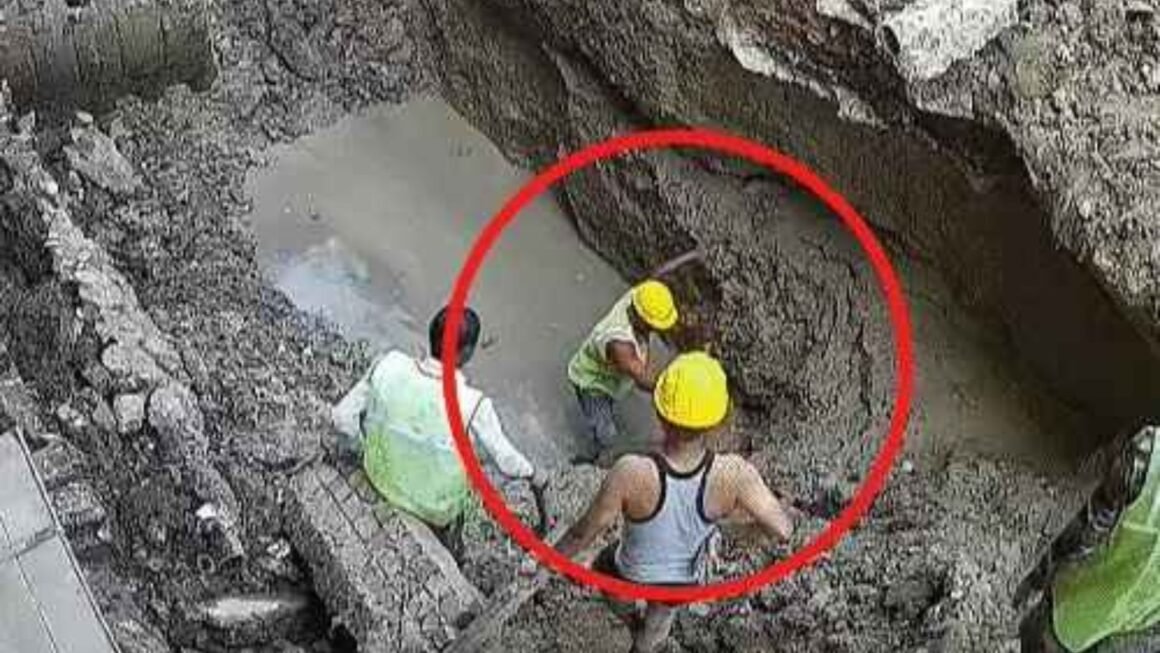 अलीगढ़ में मिट्टी के टीले ने ली मजदूर की जान: 14 फीट गड्ढे में जिंदा दफन, भाई बोला- जेई ने जबरन धकेला