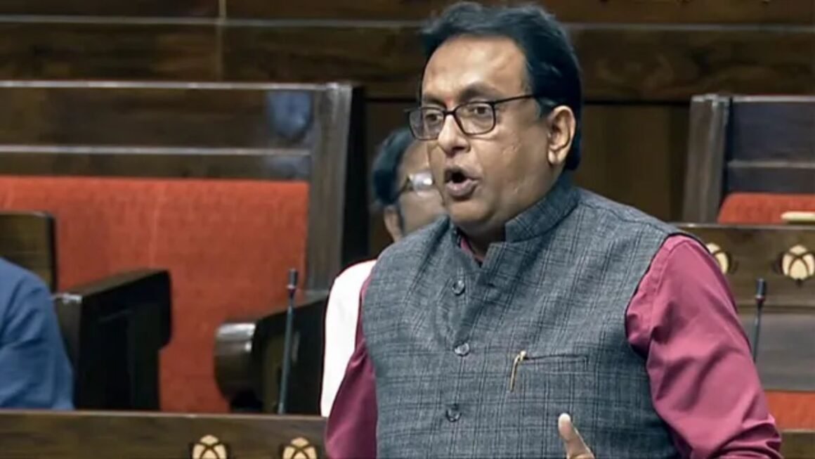 ममता बनर्जी को बड़ा झटका! TMC के राष्ट्रीय प्रवक्ता शांतनु सेन ने दिया इस्तीफा, भ्रष्टाचार मामलों का किया जिक्र