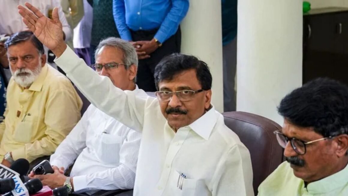 महाराष्ट्र में फिर टूटी ठाकरे की शिवसेना! 9 में से 6 सांसद बागी, संजय राउत का बड़ा आरोप- ‘50 करोड़ का ऑफर’