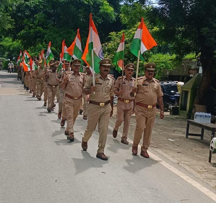 Gonda Tiranga Yatra News: स्वतंत्रता दिवस से पहले गोण्डा में निकली भव्य तिरंगा यात्रा, पुलिस ने दिया राष्ट्रभक्ति और एकता का संदेश